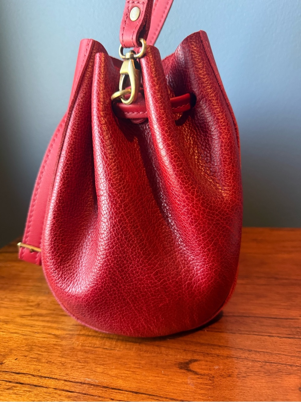 Portland Leather - Nest Bucket in chili Red/Ruby - Picture 2 of 7